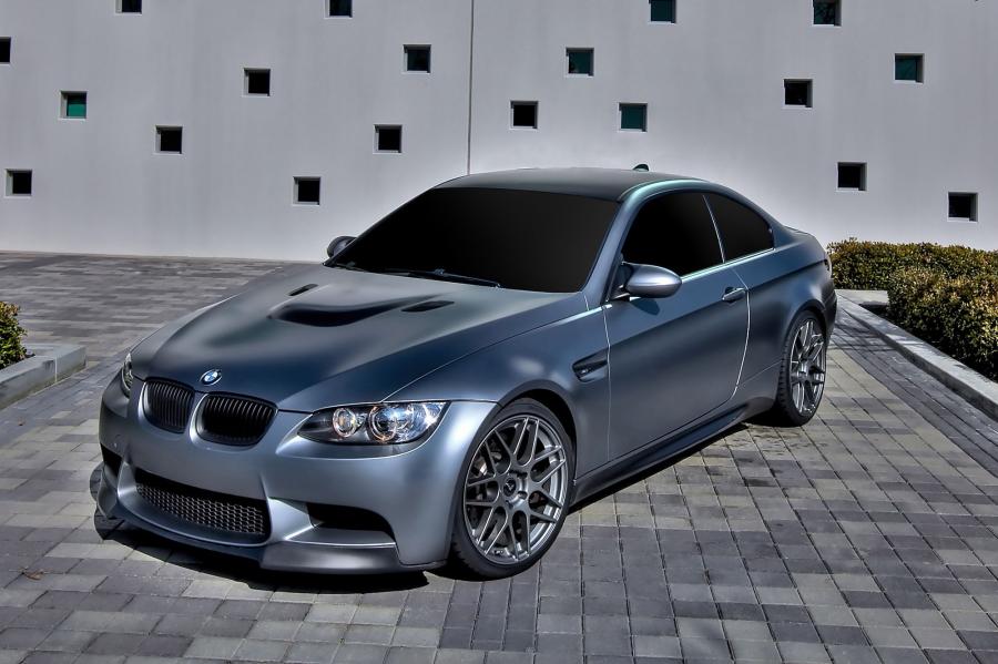  BMW M3 With CS-01 Wheels by Vorsteiner 2010 года  (фото 1 из 14)